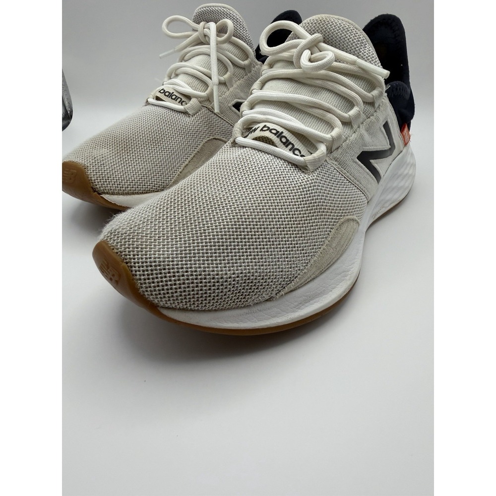 New Balance Fresh Foam Roav v1 Men's Size 8 White Navy Running Walking Shoes - Picture 2 of 7